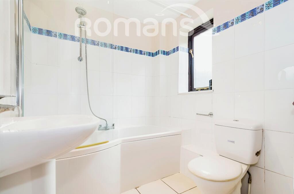 Apartment in Reading - View 5