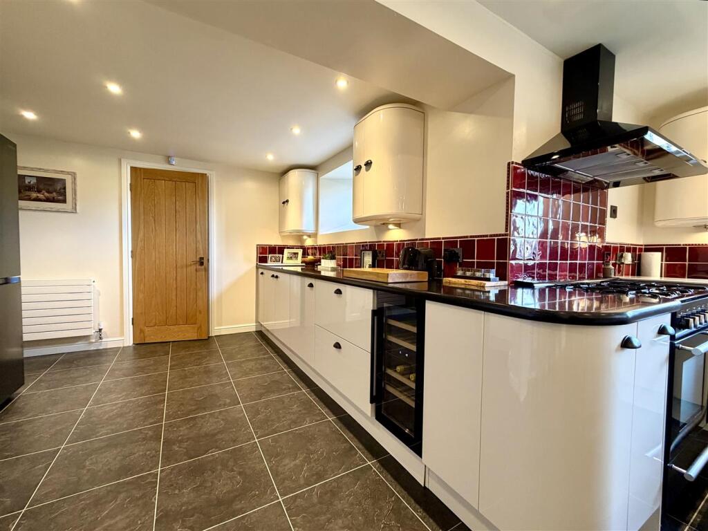 House in Bradford - View 4