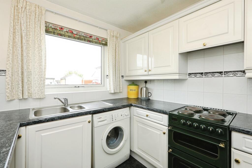 House in Rotherham, Dinnington St. John's - View 5