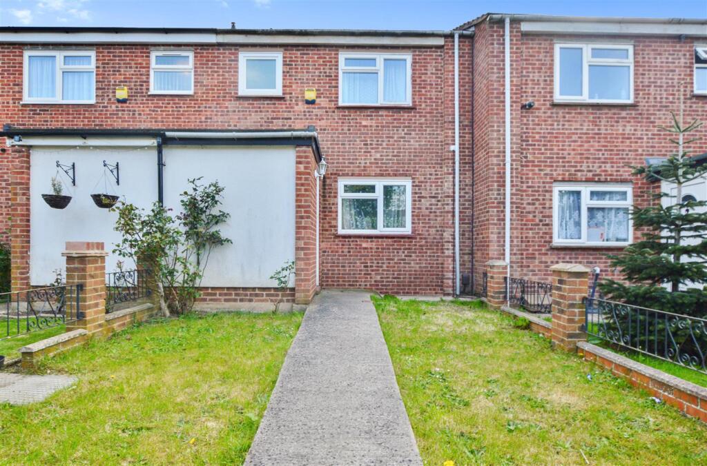 Main image of property: Spinney, Slough