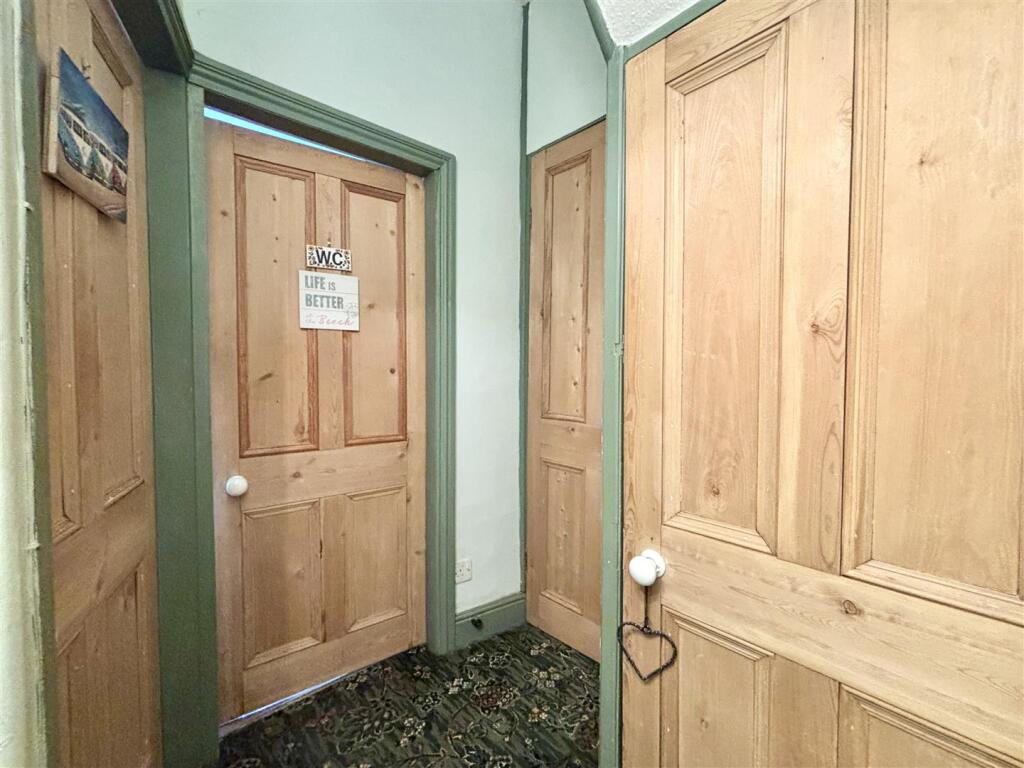 House in Bradford, Four Lane Ends, Scholemoor - More