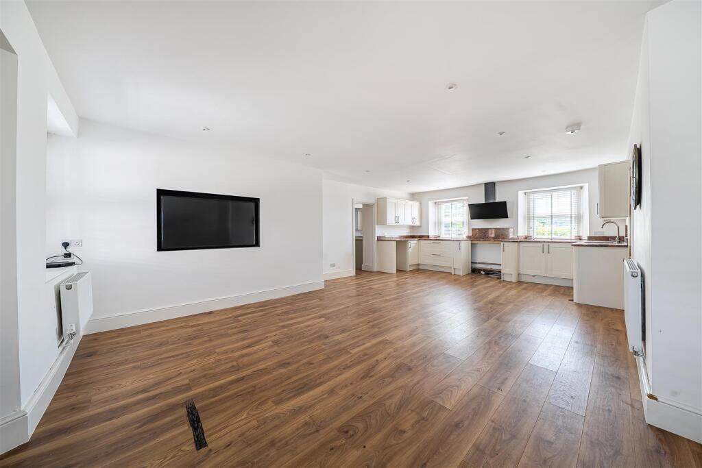 House in Bath - View 4