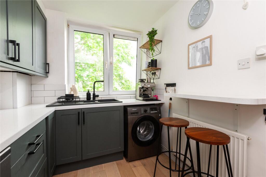 Classinghall House, London, SW15 photo 2