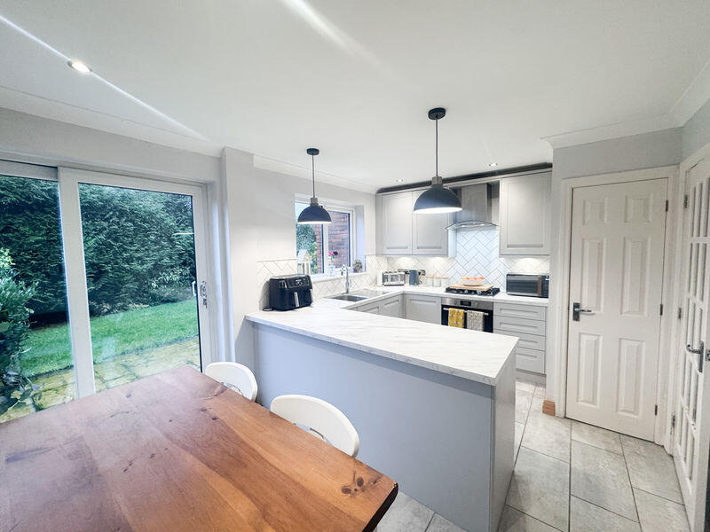Conveniently located end mews house - Sheringham Way, Poulton-Le-Fylde photo 4