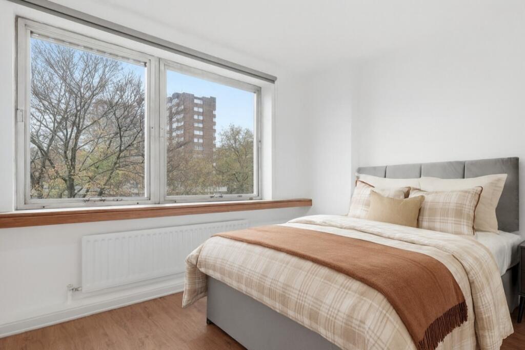 Main image of property: Kendal Street Hyde Park W2