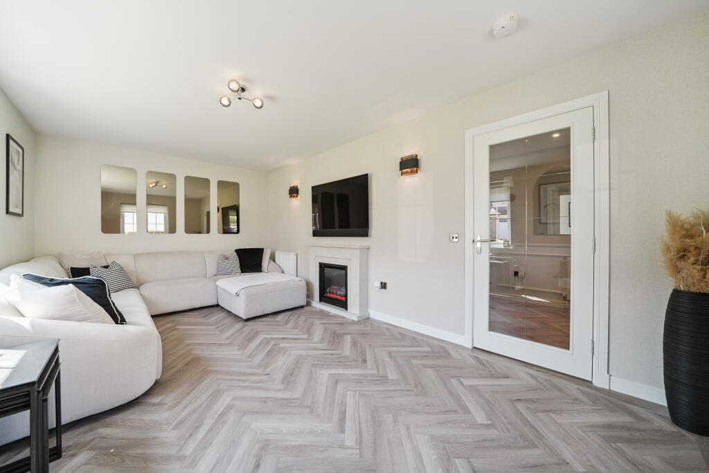 House in East Kilbride, Newlands, Mossneuk - View 4