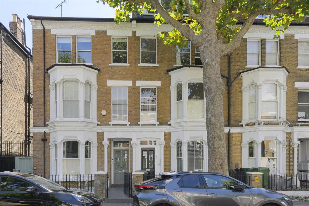 Apartment in London - View 5