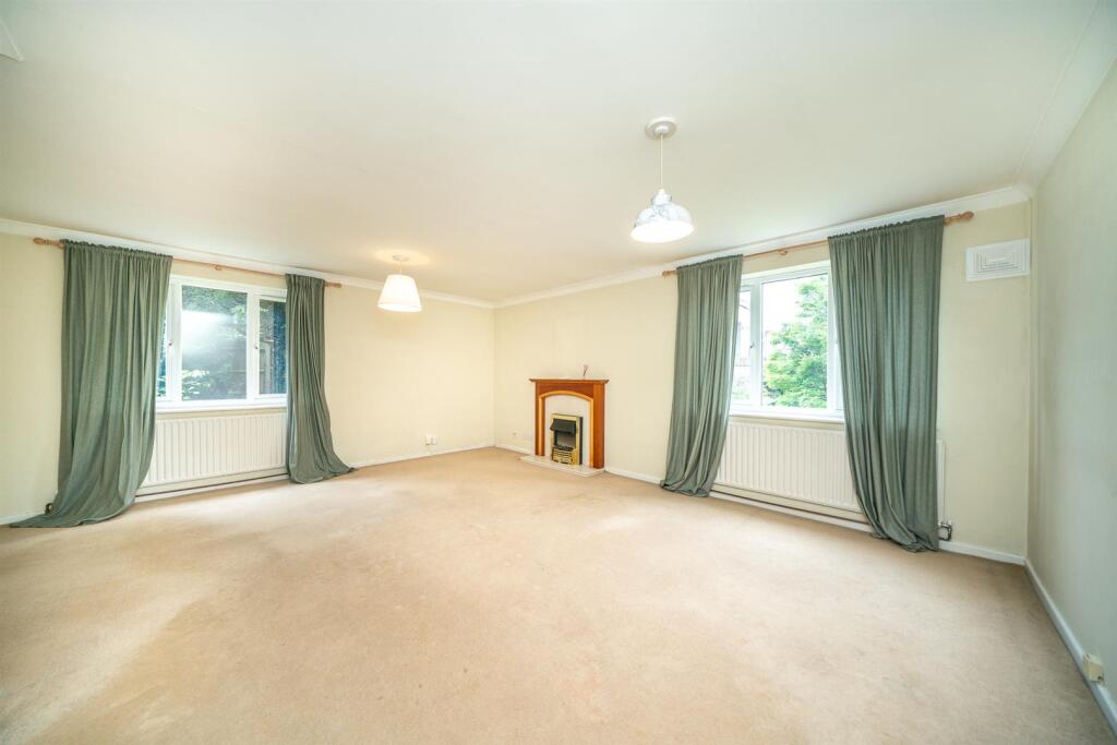 Apartment in St Albans, Townsend - View 2