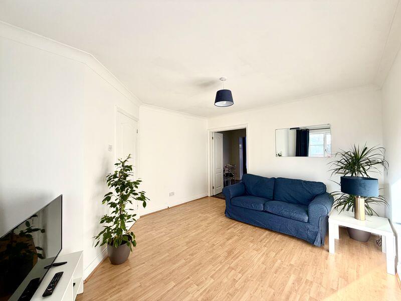 Springfield Drive, Calne photo 4
