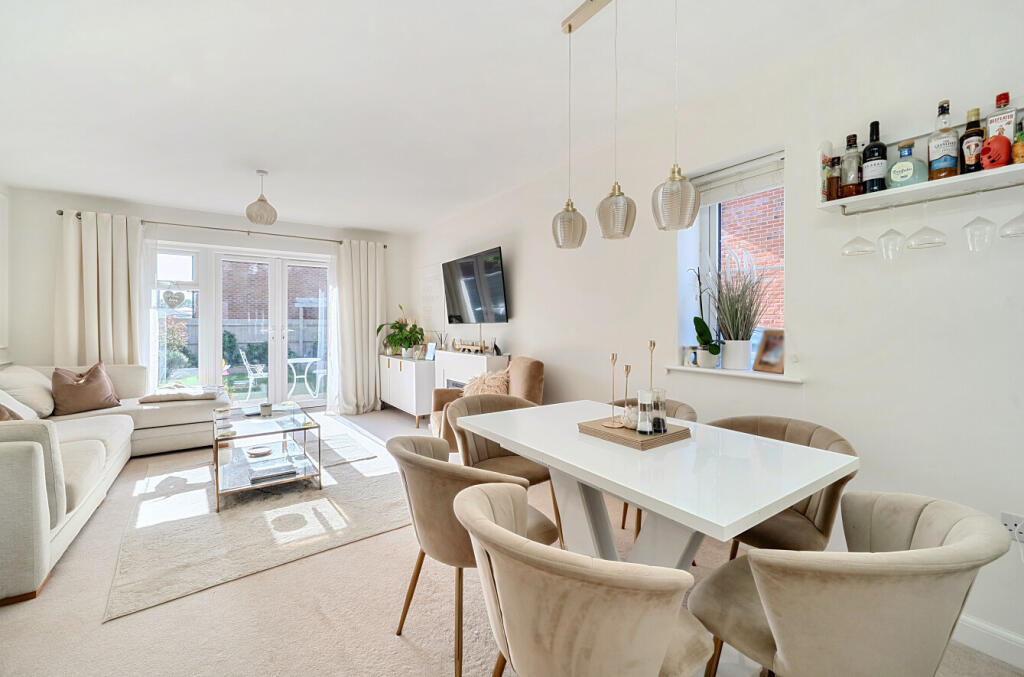 House in Guildford, Ash - View 3