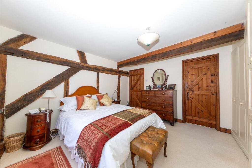 Silver Street, Newport Pagnell, Buckinghamshire, MK16 photo 4