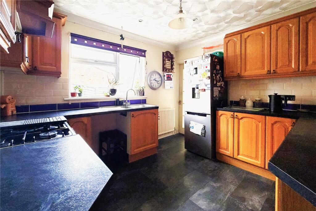 House in Havant, Hampshire - View 5