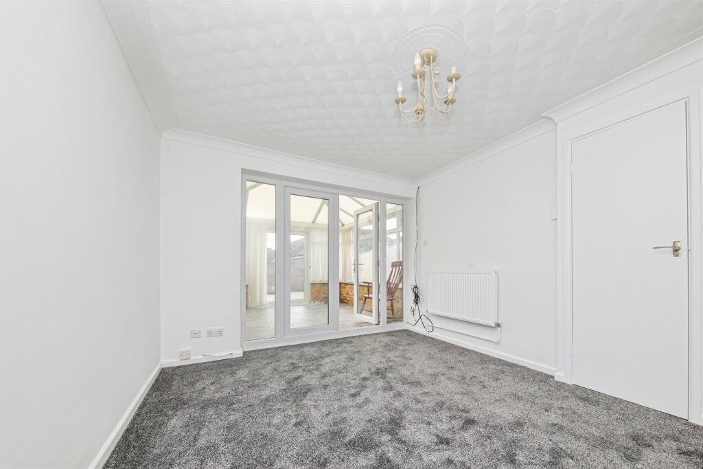 Bembridge Close, Clacton-On-Sea photo 2