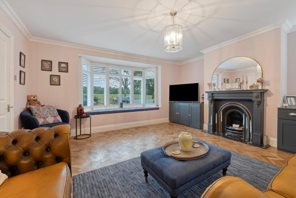 House in Sutton - View 4
