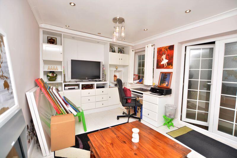 2 bedroom semi-detached house for rent
