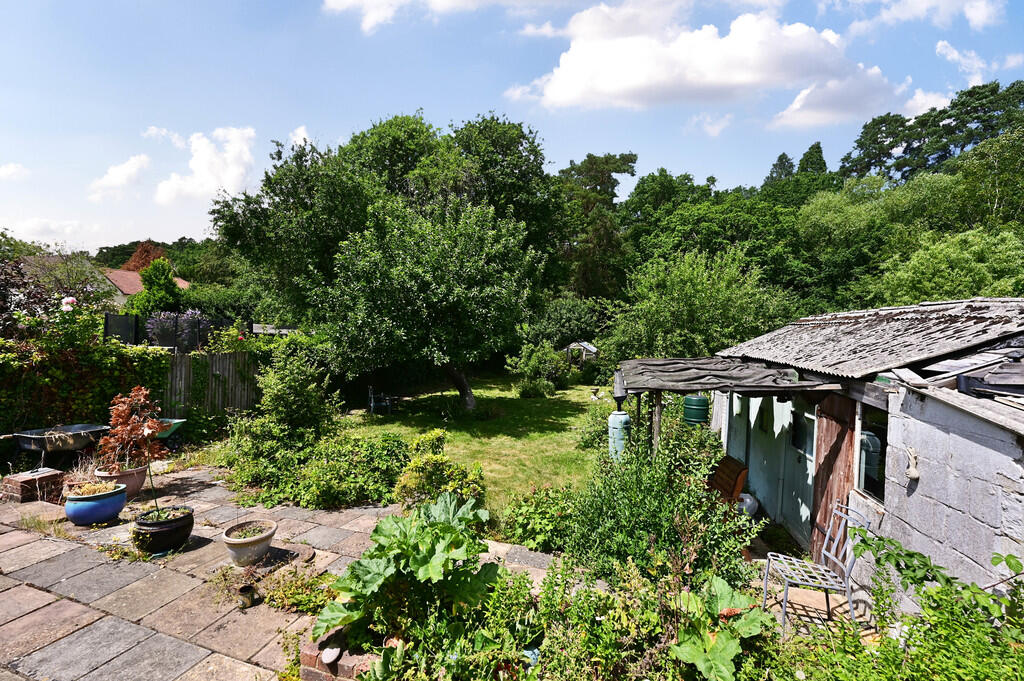Bower Road, Wrecclesham, Farnham photo 4