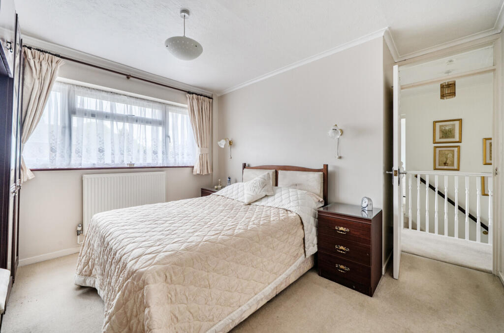 House in Wokingham - View 6
