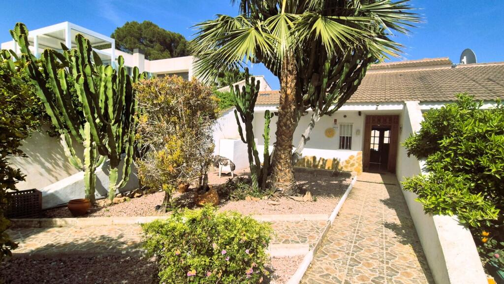 Main image of property: Villamartin,Alicante
