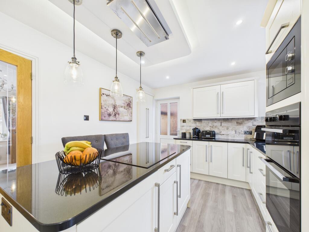 Caernarvon Close, Stretton photo 4