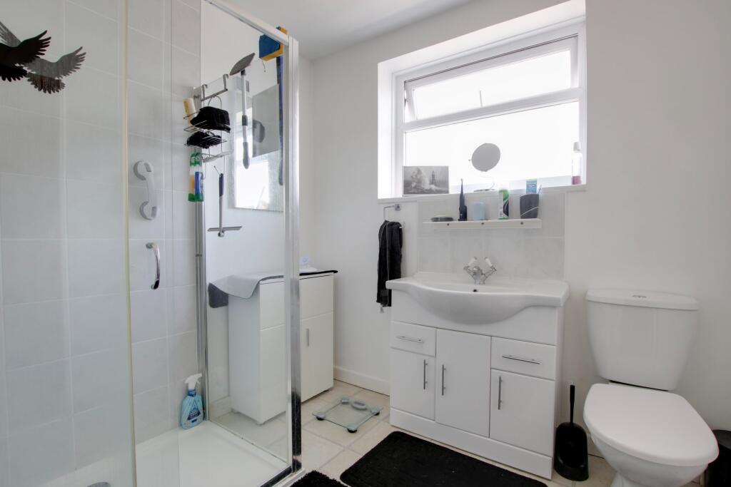 House in Fareham, West End - More