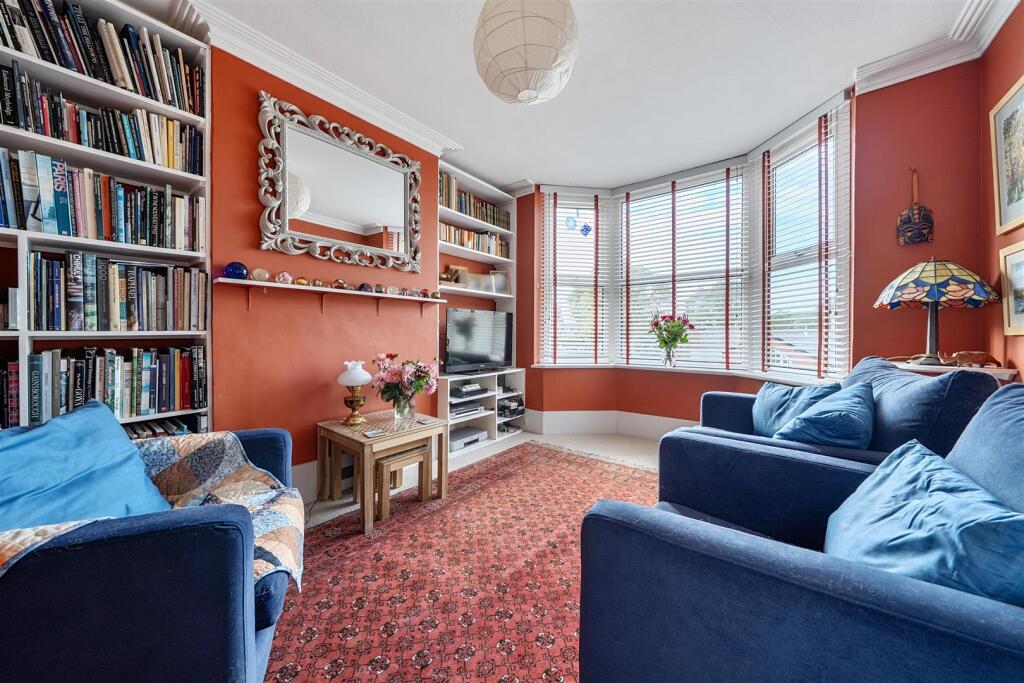 House in Guildford, Surrey - View 3