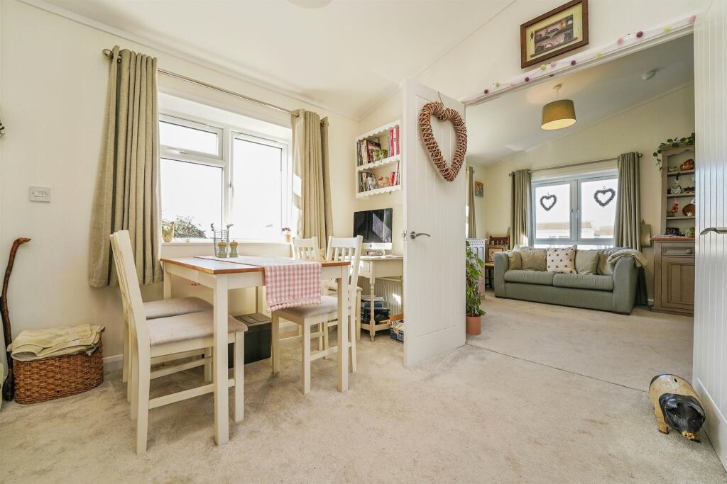 House in Malvern Hills, Pendock - More