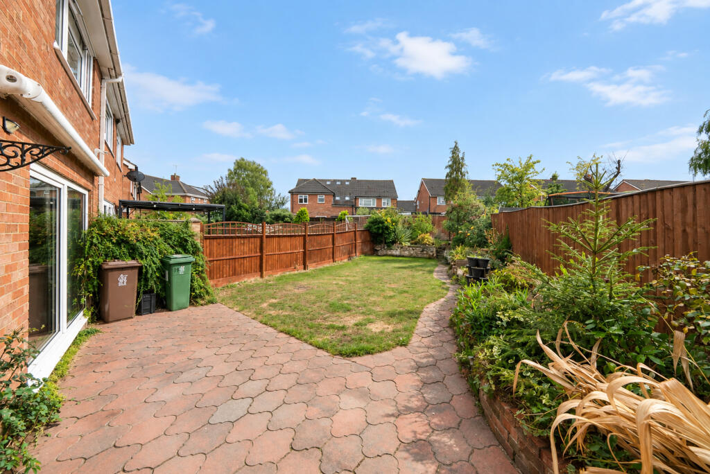 House in Aylesbury, Buckinghamshire - View 2
