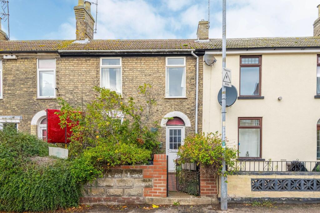 3-bed terraced on Rodney Road, Great Yarmouth, £100,000