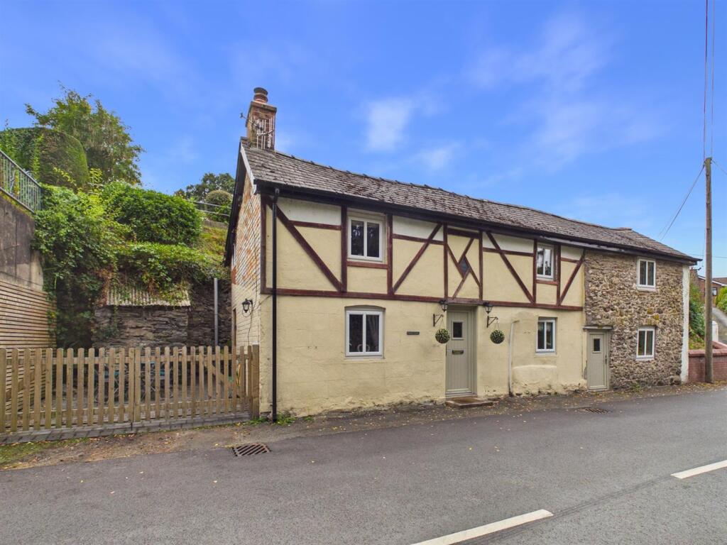 Main image of property: High Street, Llanfair Caereinion, Welshpool