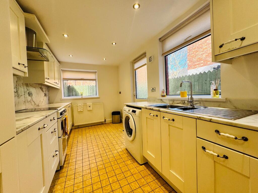 Park Avenue, Redcar, North Yorkshire, TS10 photo 2