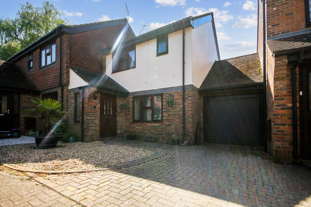 Main image of property: Glebelands, RH10