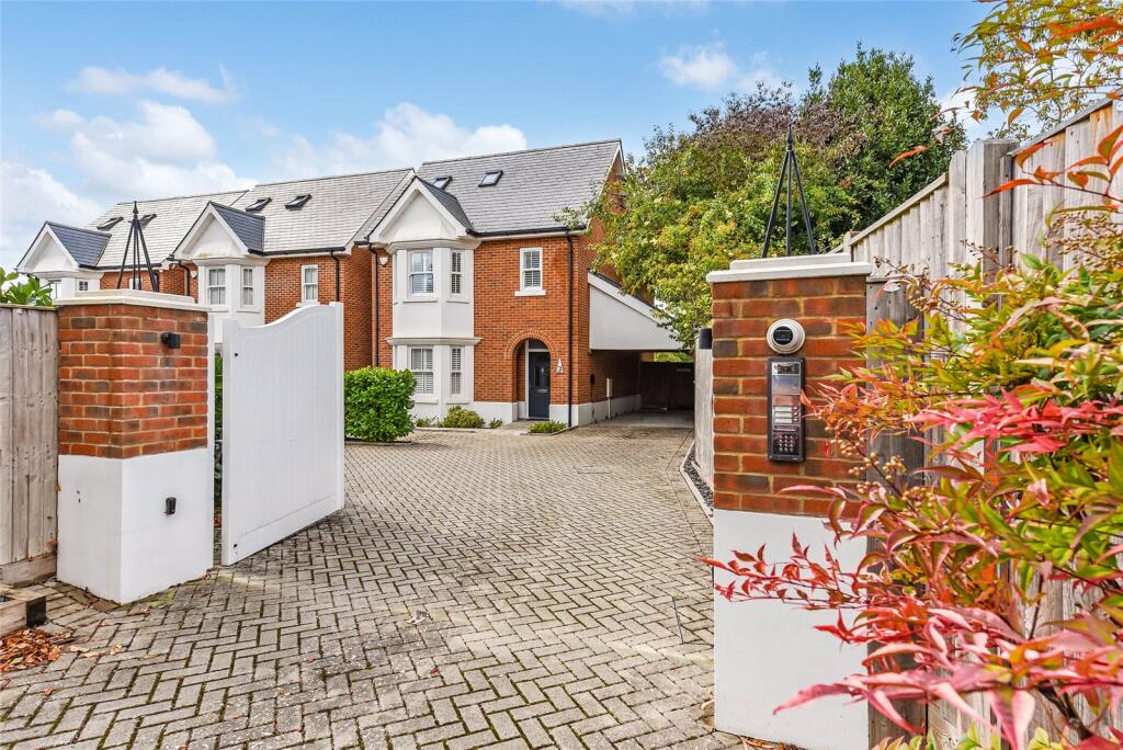 4-bed detached on Ormonde Avenue, Chichester, West Sussex, PO19, £925,000