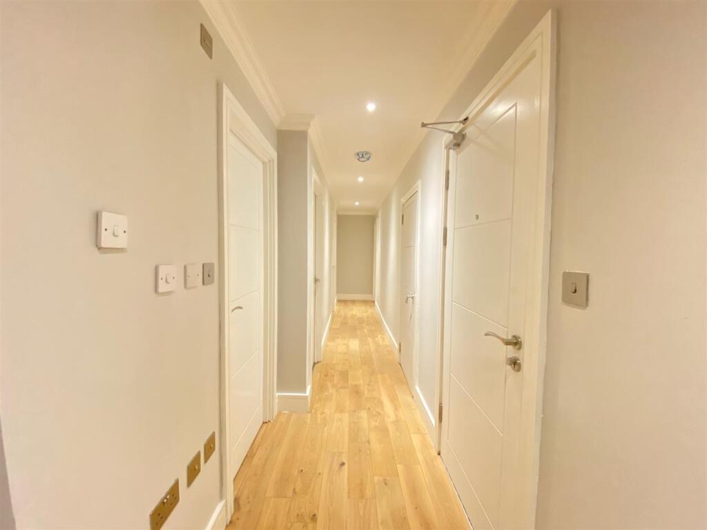 Apartment in London - View 5
