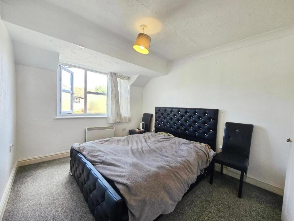 Apartment in Farnham, Tongham - More