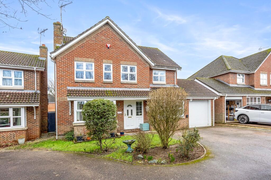 Primrose Copse, Horsham, RH12 image 4