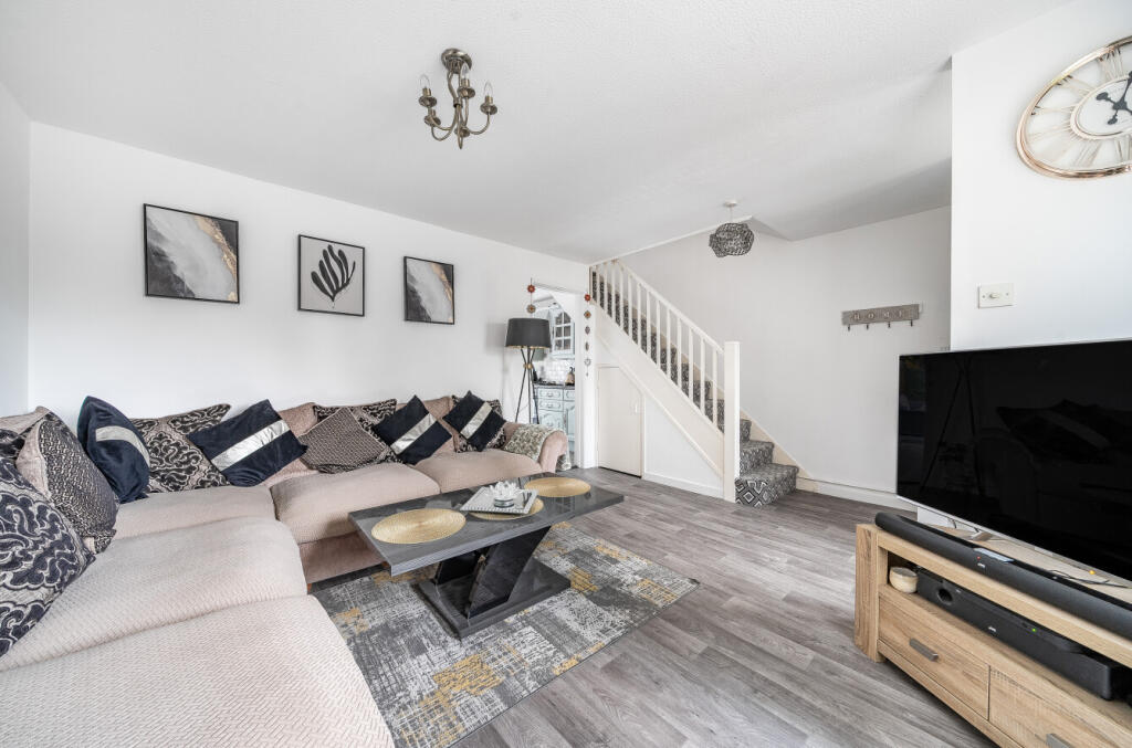 House in Woking, Knaphill - View 5