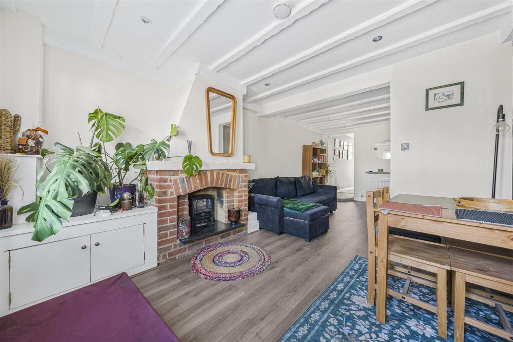 House in Slough - View 2