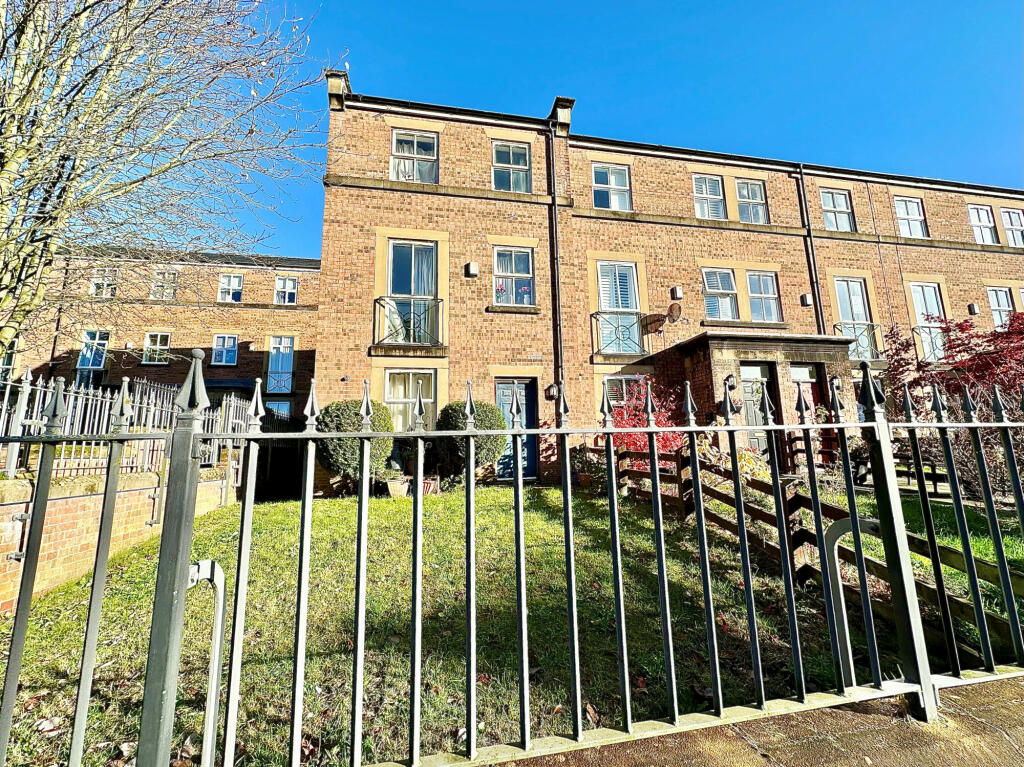 3-bed terraced on West Cliff,  Preston, PR1, £170,000