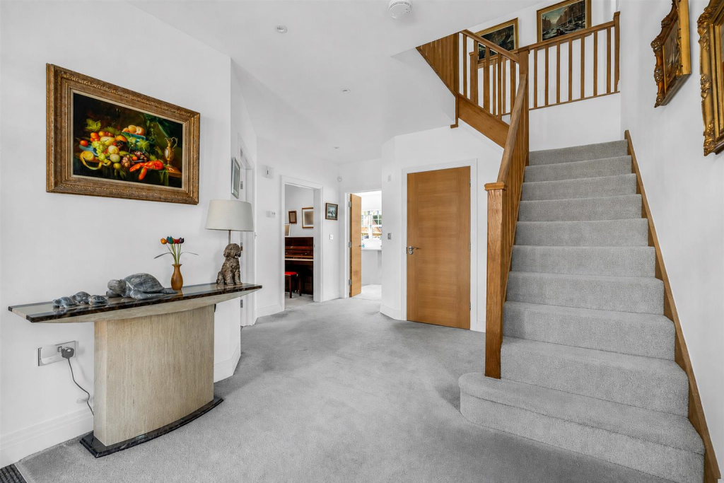 House in St Albans - View 3