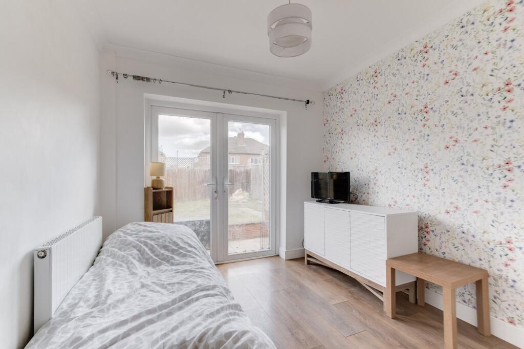 House in Birmingham, West Midlands - More