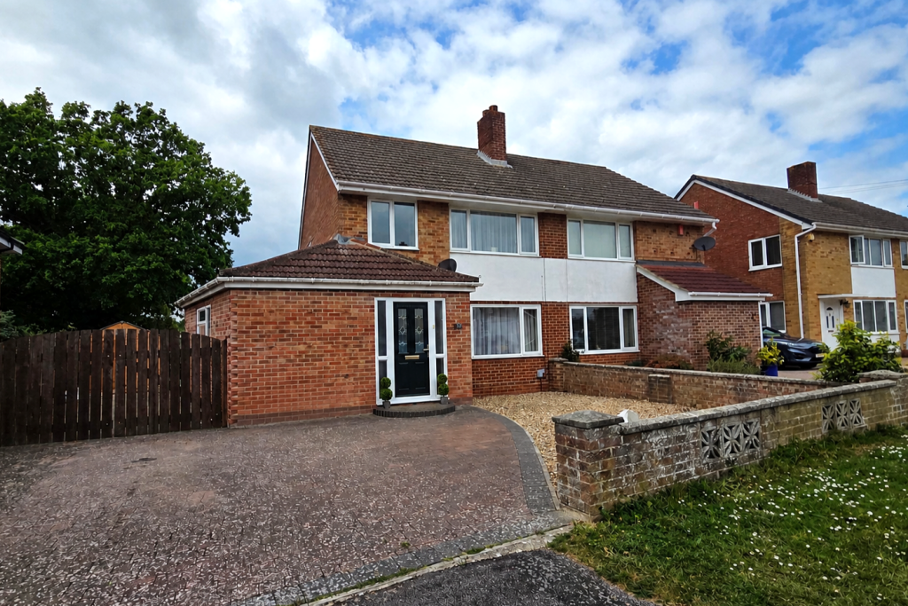 Main image of property: BEAUMONT RISE, FAREHAM