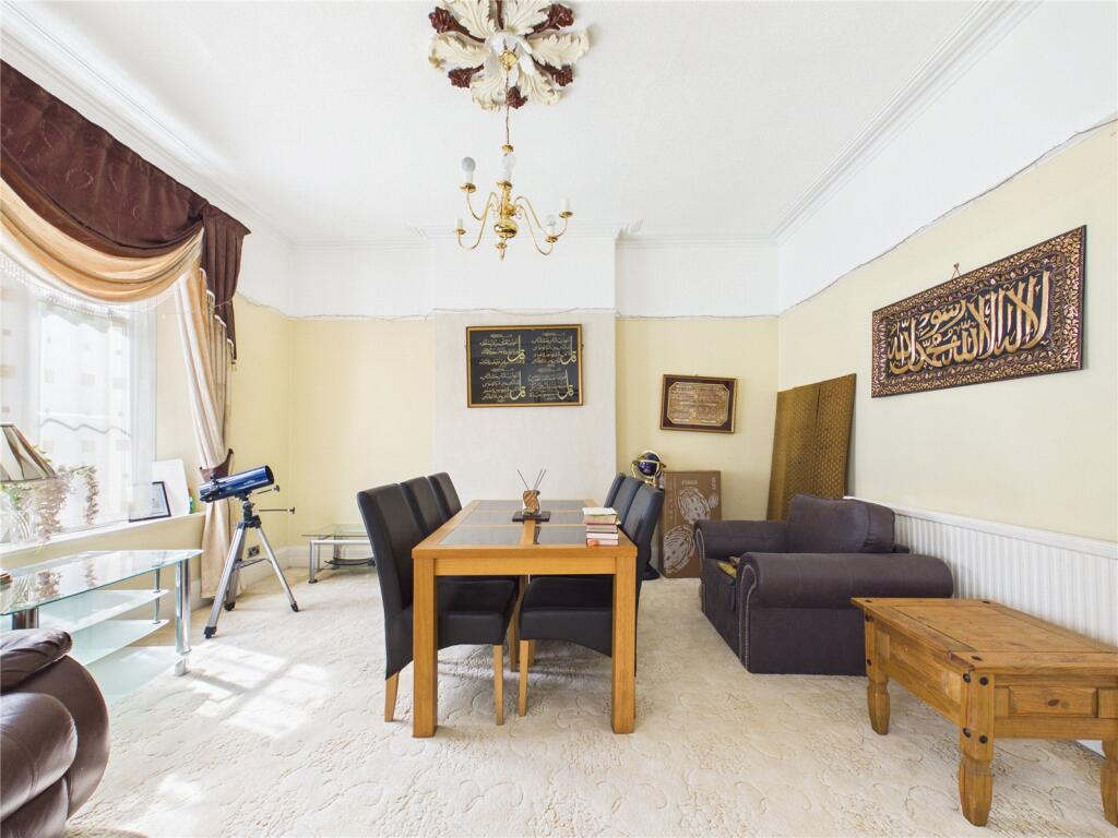 House in Bristol, Winterbourne - View 2