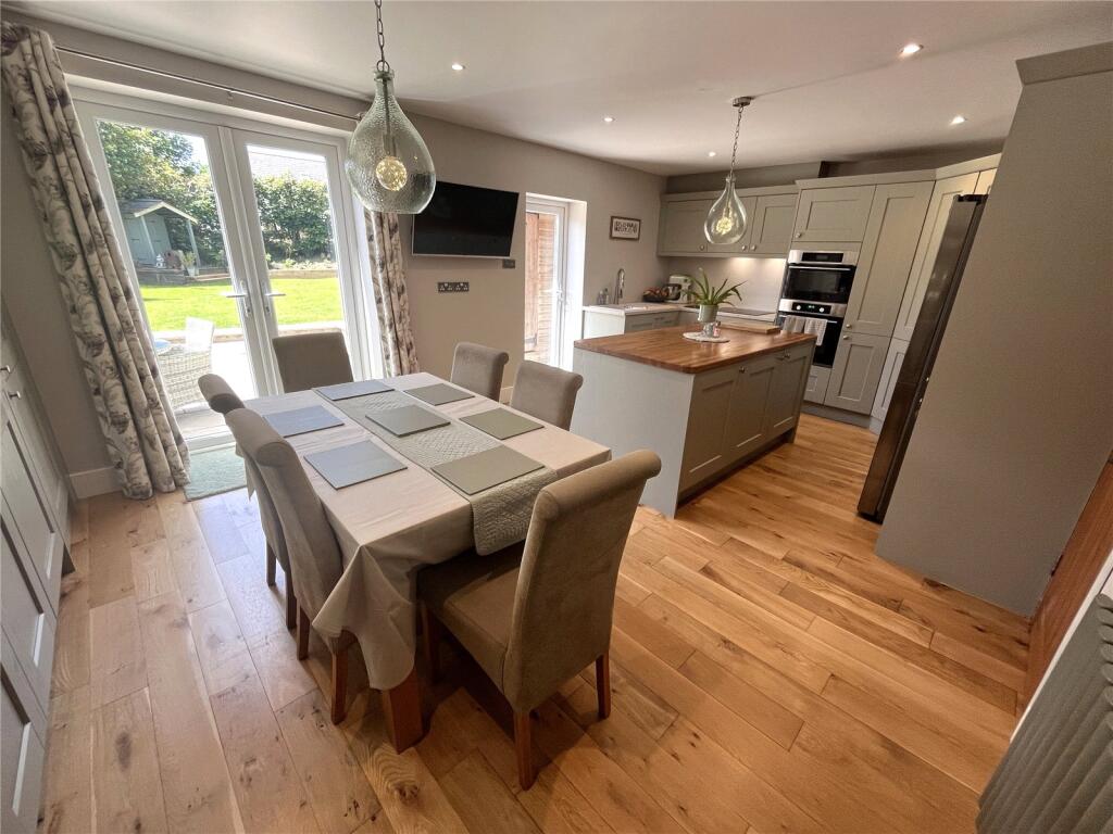 Woodfield Grove, Cosheston, Pembroke Dock, Pembrokeshire, SA72 – pohled 2