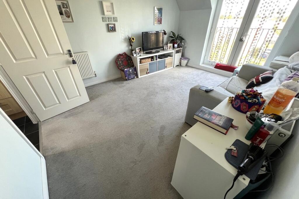 Apartment in Portsmouth, Hilsea - View 4
