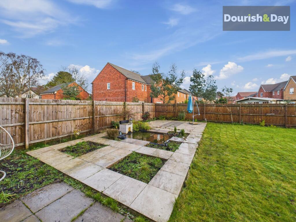 Constable Close, Weeping Cross, Stafford, ST17 photo 4