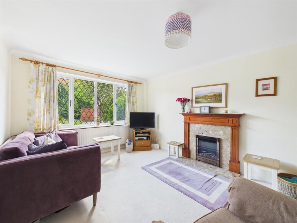 Woodwards Close, Borrowash, Derby photo 2
