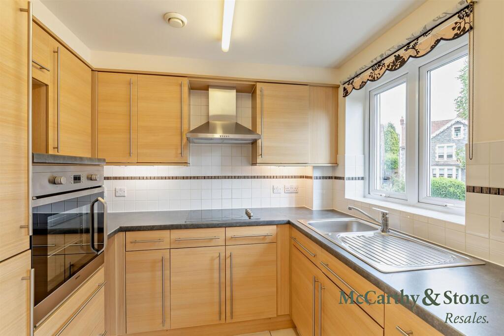 Apartment in Bristol - View 5