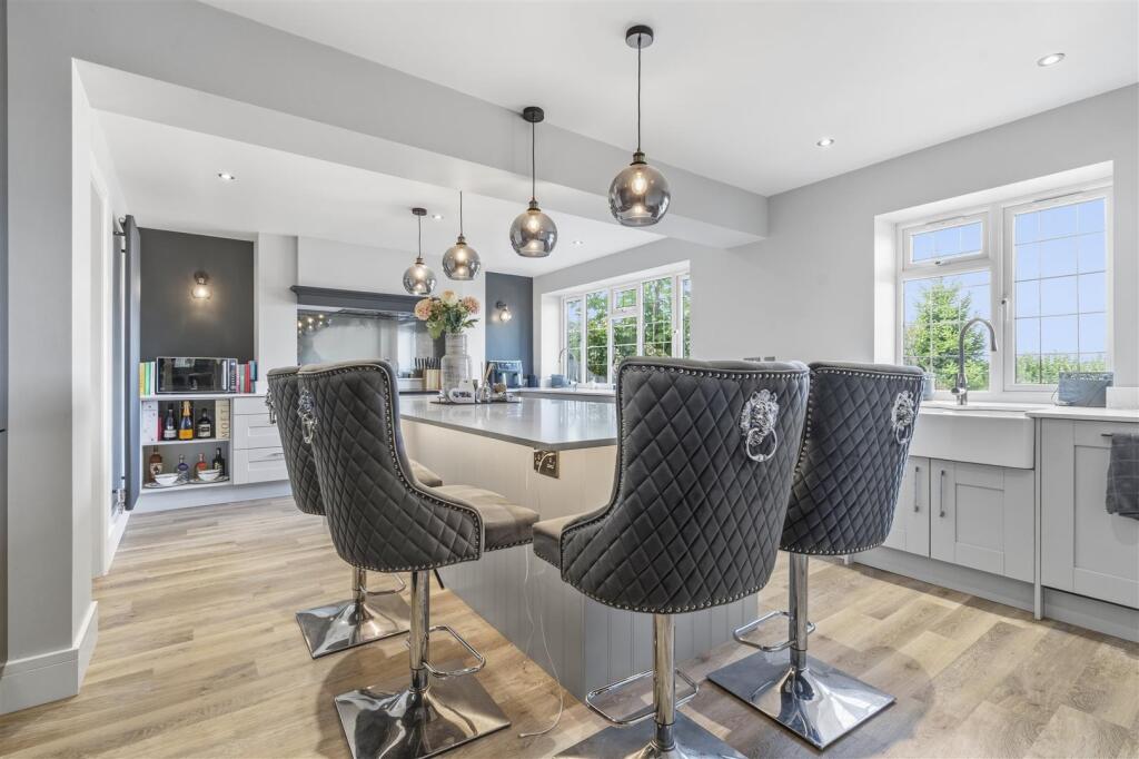 House in Lichfield, Shenstone - View 4