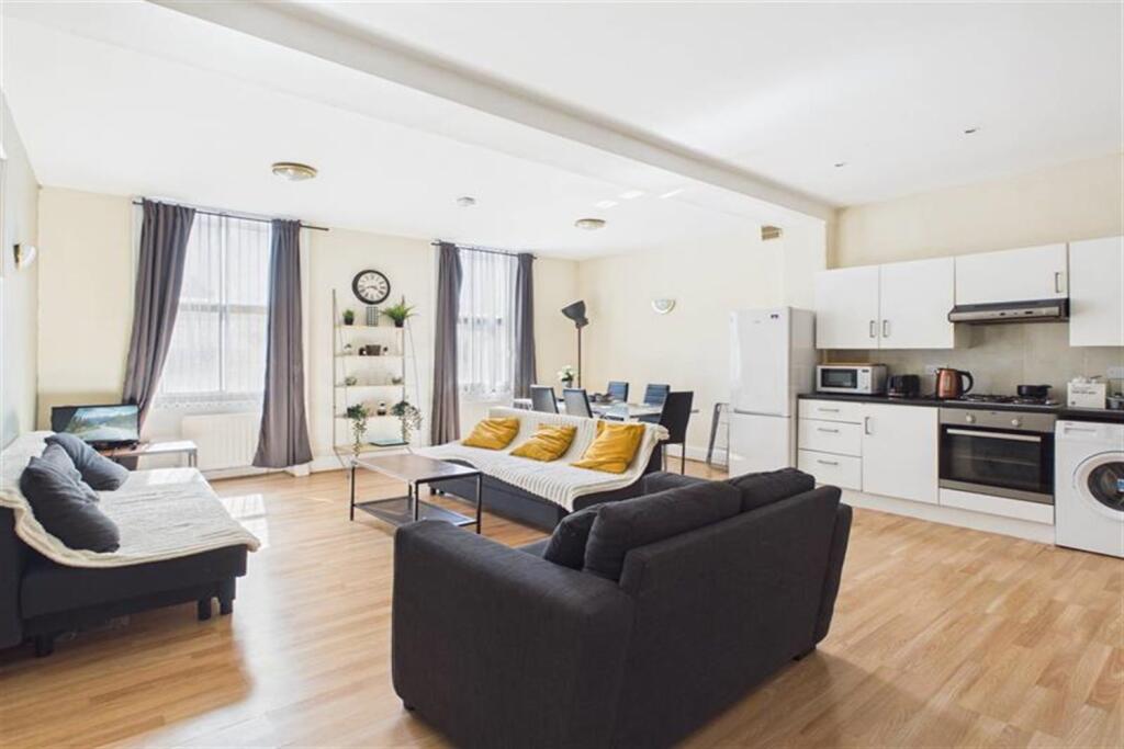 Main image of property: 32-24 Mosley Street, Newcastle Upon Tyne
