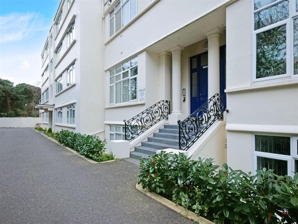 Apartment in Bournemouth, Lansdowne - View 2